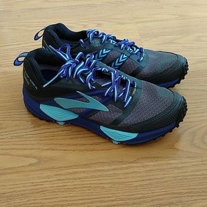 Never Used Brooks Gore-tex Cascadia 12 Trail Shoes